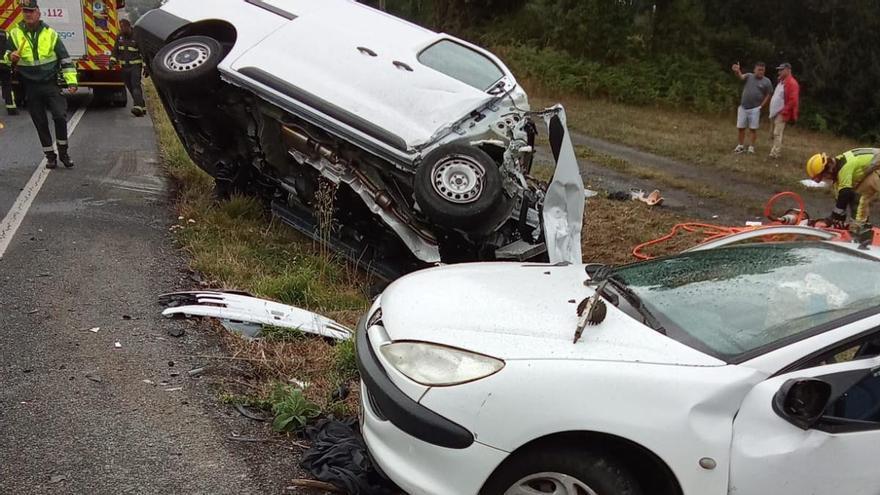 Un fallecido en un accidente con tres vehículos implicados en Curtis