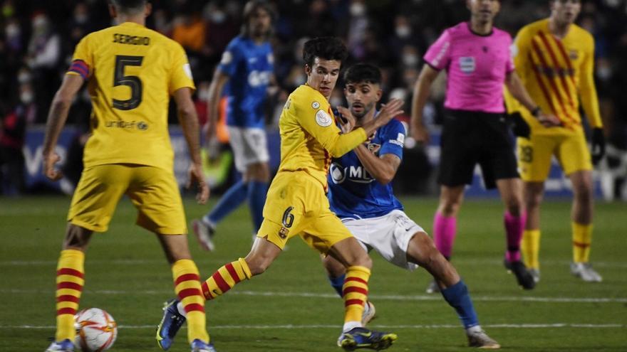 El Barça ha de remuntar i patir per eliminar un Linares orgullós (1-2)