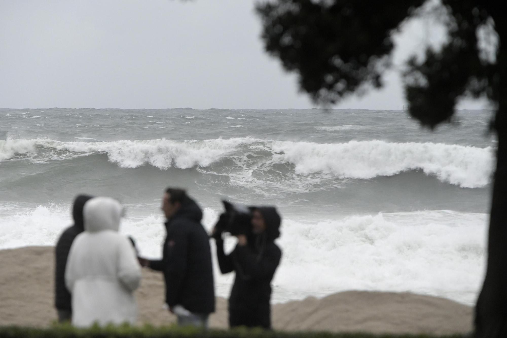 Alerta roja en la costa de A Coruña con olas de hasta diez metros