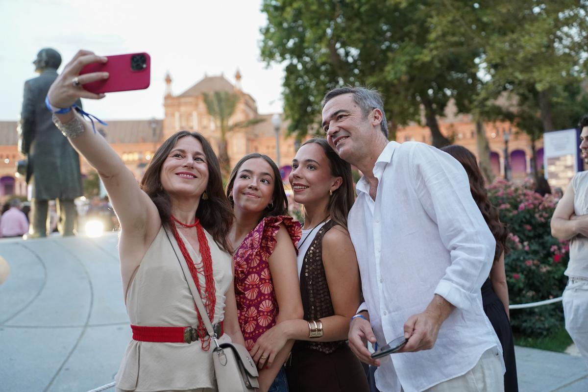 ¿Estuviste en el concierto de Pablo Alborán en Icónica Santalucía Sevilla Fest? ¡Búscate en nuestra fotogalería!