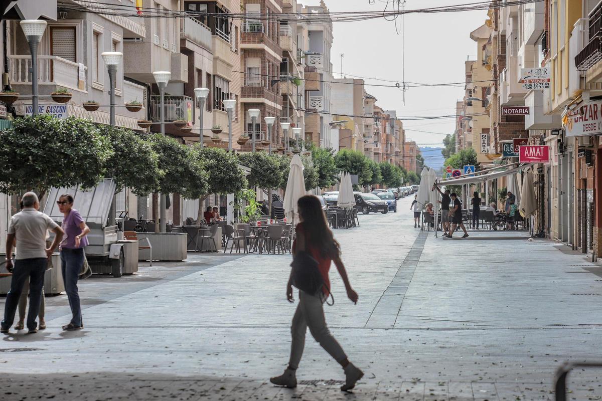 La calle Mayor de Almoradí.