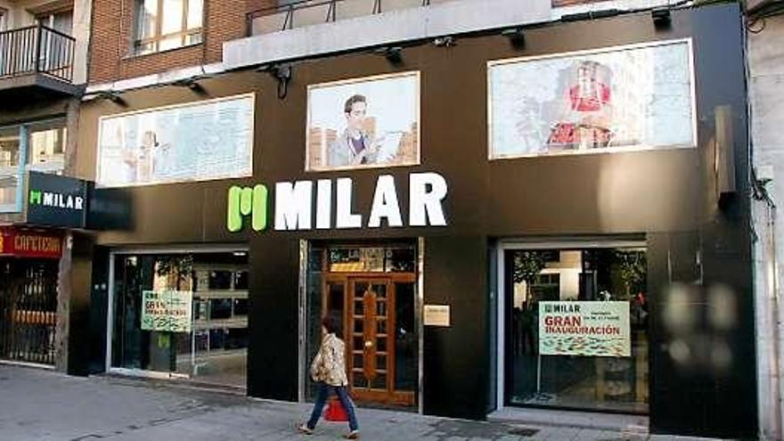 Fachada del nuevo establecimiento de Milar, en la calle Langreo.