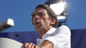 José María Aznar interviene durante una manifestación organizada por el PP a finales de septiembre en Madrid.