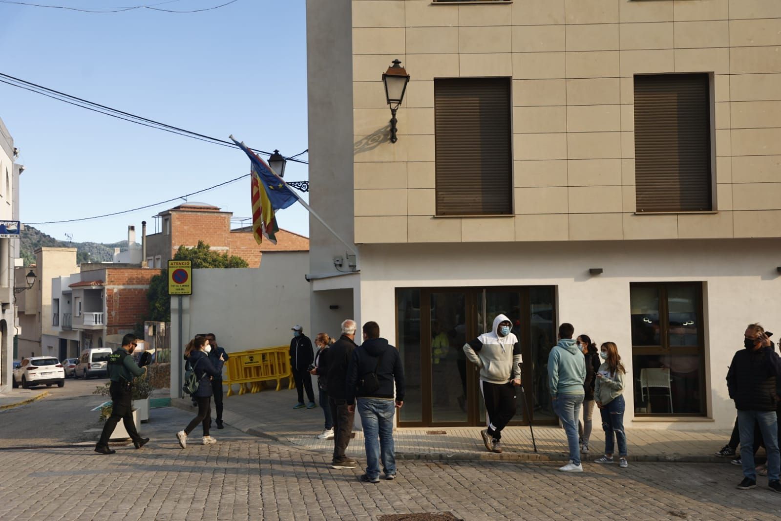 Los vecinos de Ador abandonan sus casas