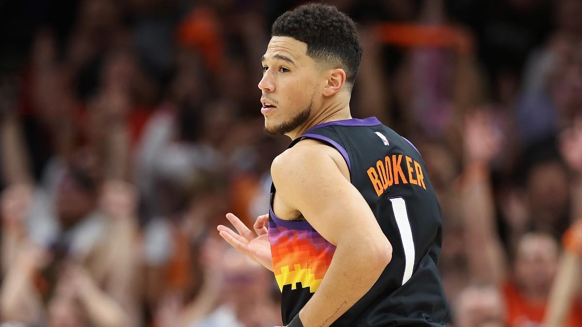 Devin Booker, con los Phoenix Suns