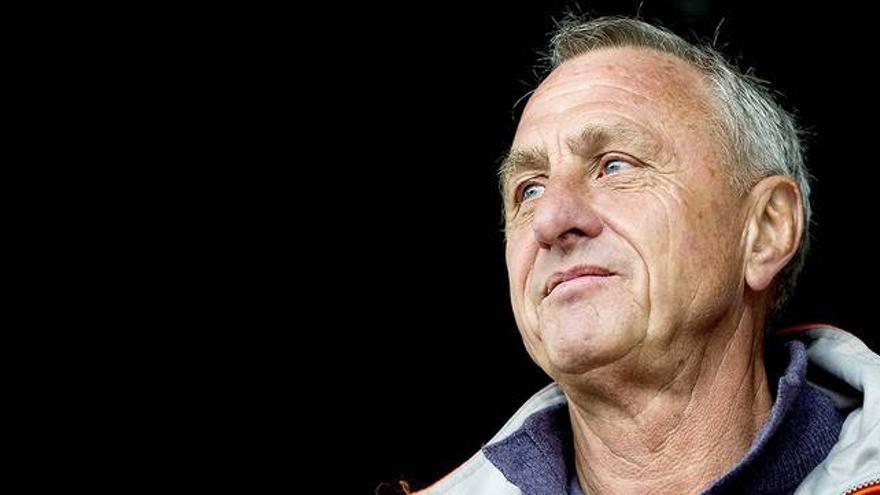 Cruyff: &quot;El problema del Barça es que ha fichado a un jugador de 21 años que cobra más que el resto&quot;