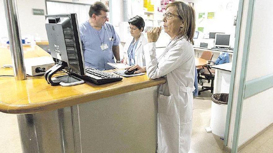 El déficit de médicos en Castellón irá a más al jubilarse el 20% del personal en 3 años