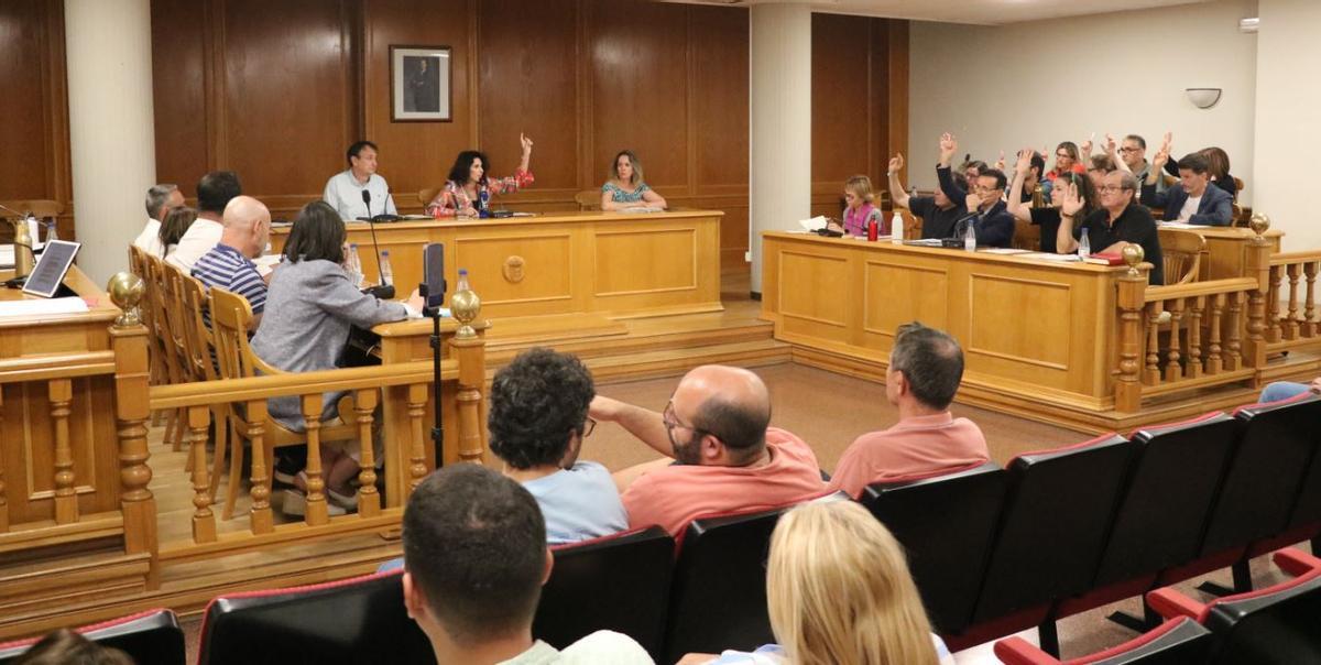 Imagen de un momento de la sesión plenaria en el Ayuntamiento de Quart de Poblet.