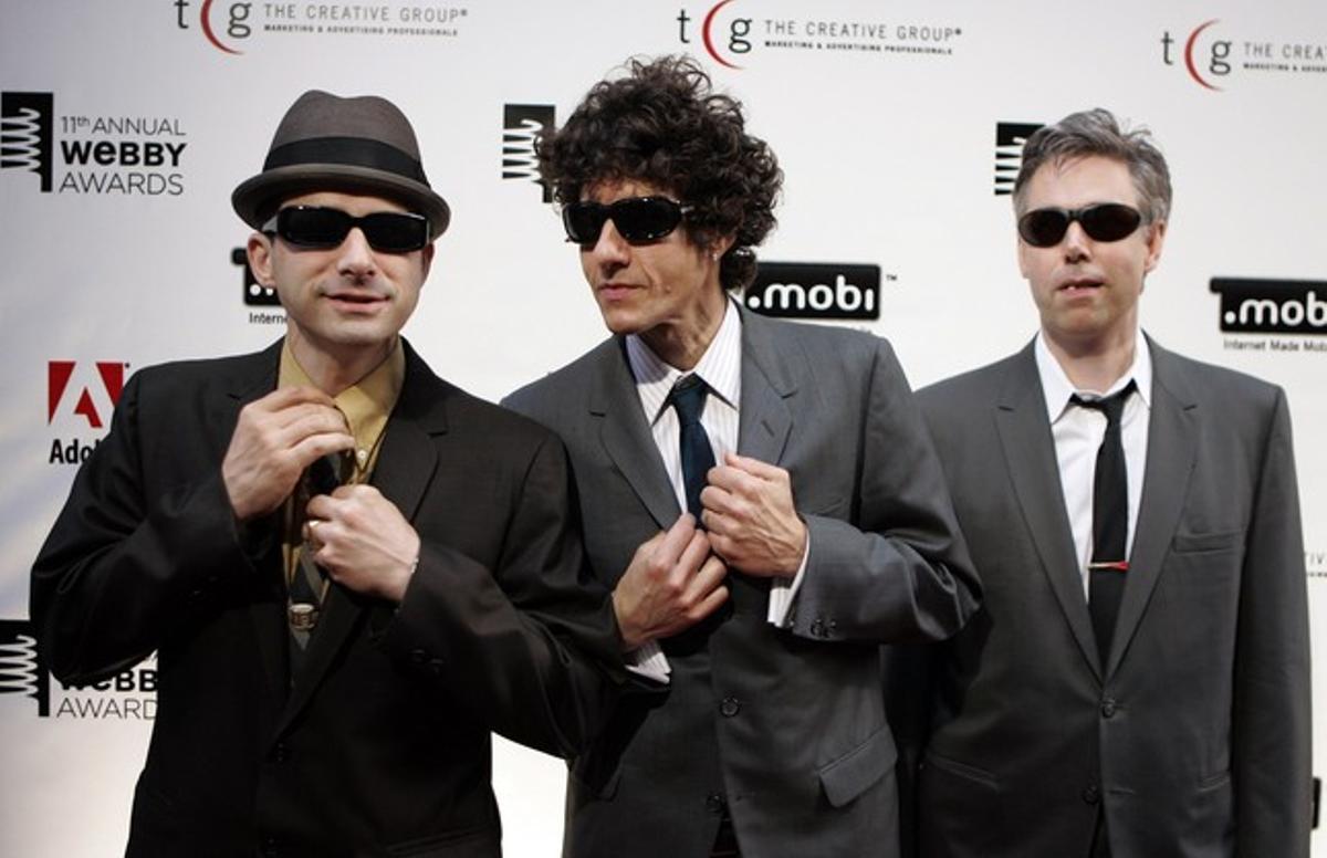 Els Beastie Boys el 2007, Adrock (dreta), Mike i Yauch. Els Beastie Boys el 2007, Adrock (dreta), Mike i Yauch.