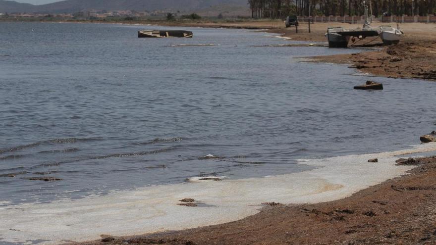 Imagen de la playa de Los Urrutias tomada esta semana.