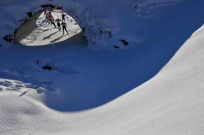 Johannes Thingnes Boe compitiendo en la Copa del Mundo de Biathlon en Hochfilzen, Austria