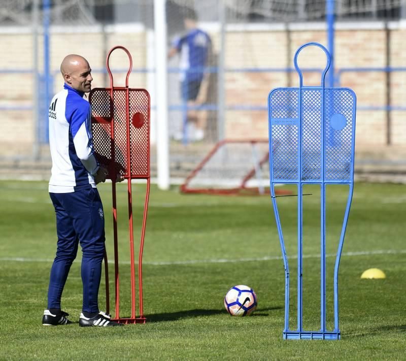 Entrenamiento a puerta abierta del Real Zaragoza en La Romareda