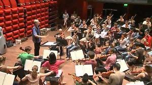 Primer assaig de l’Orquestra Simfònica de Youtube a la Casa de l’Òpera de Sydney.