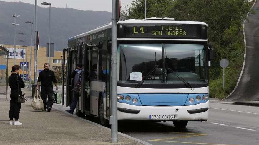 La empresa municipal de autobuses de Mieres ganó un 15% de viajeros en 2022 tras renovar la flota con 2,5 millones