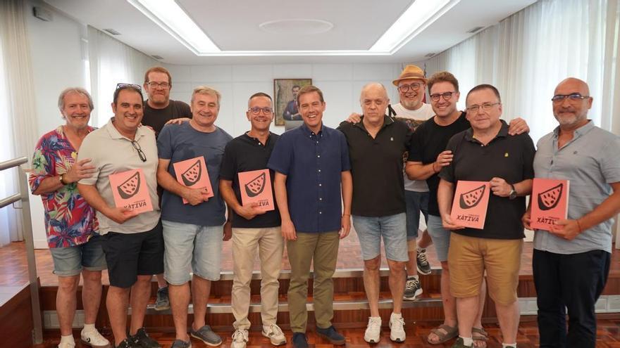 La Falla del Pilar refuerza su vínculos con Xàtiva tras el fichaje del artista Paco Torres por Abú Masaifa