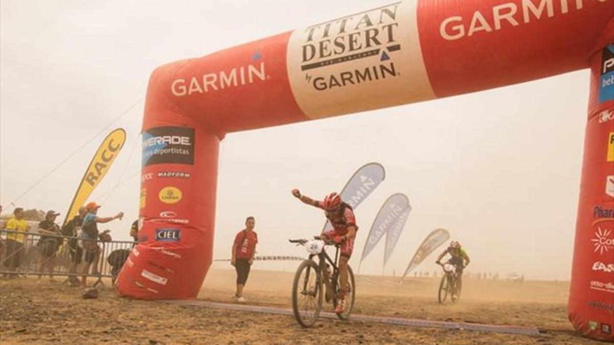 Disputada la cuarta etapa de la Titan Desert 2015