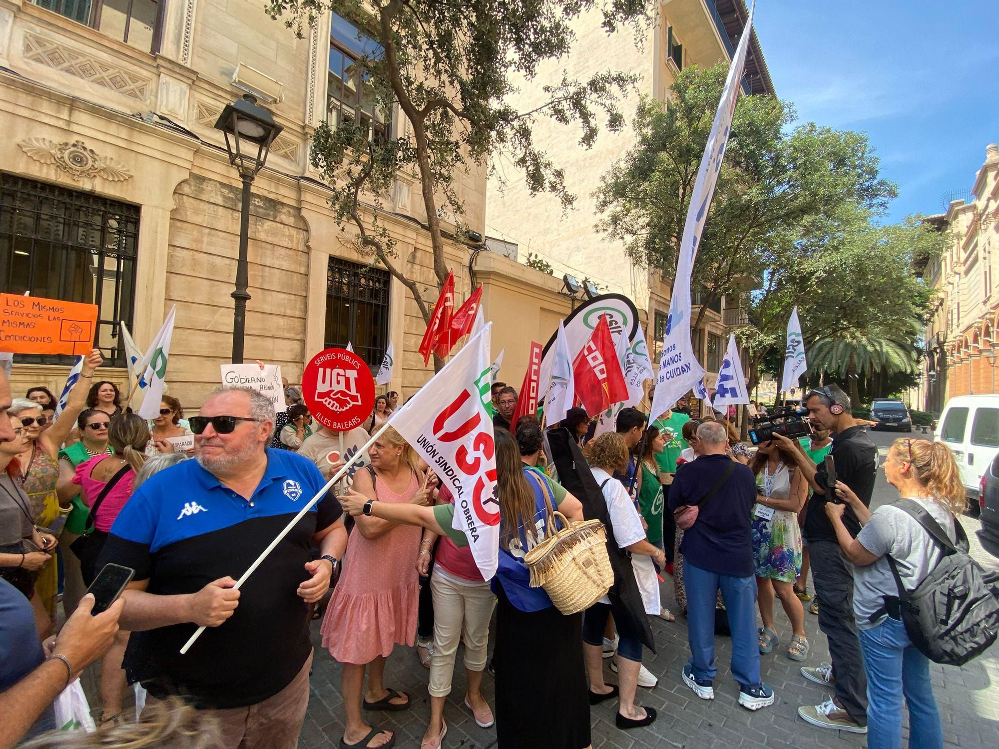 Nueva protesta de los educadores de es Pinaret para pedir mejoras económicas
