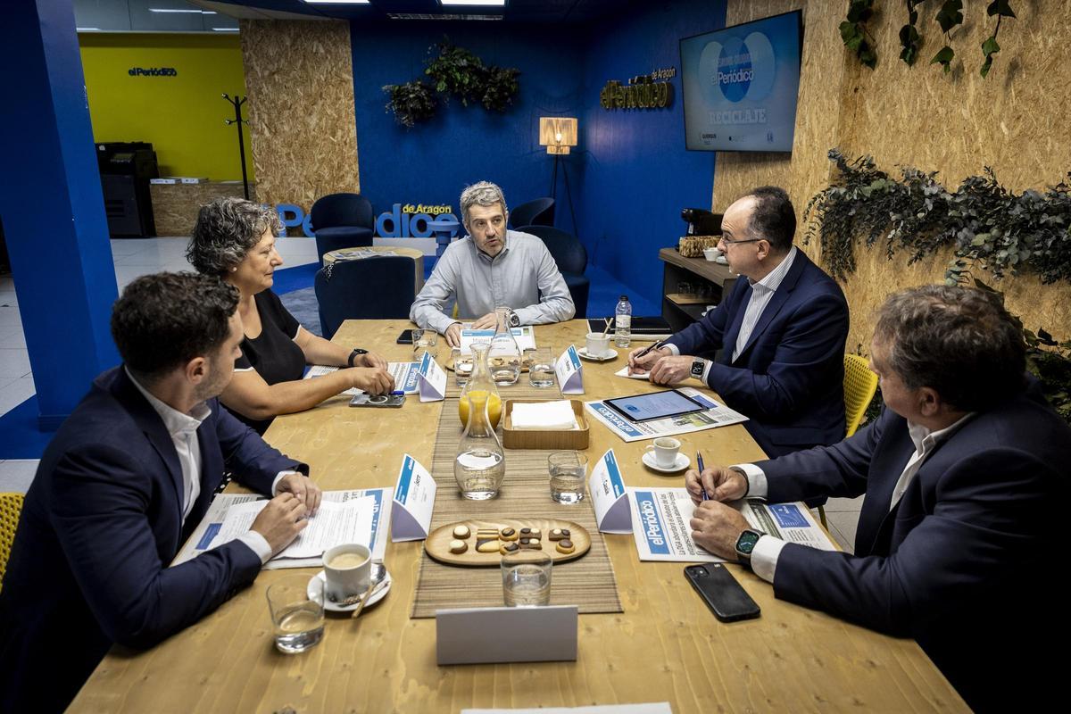 Los ponentes debatieron sobre los retos del sector del reciclaje, como la innovación o la concienciación.