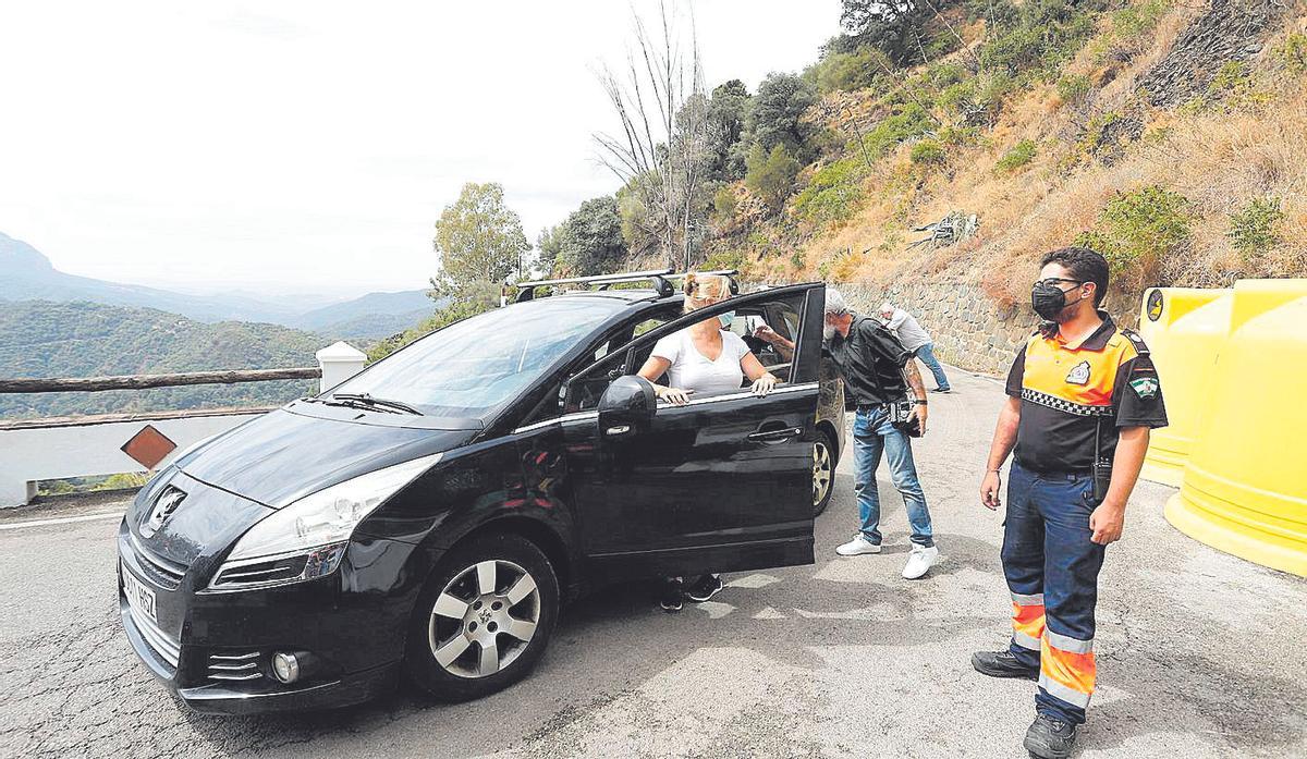 La vuelta de los vecinos se produjo con el apoyo de los agentes de Protección Civil