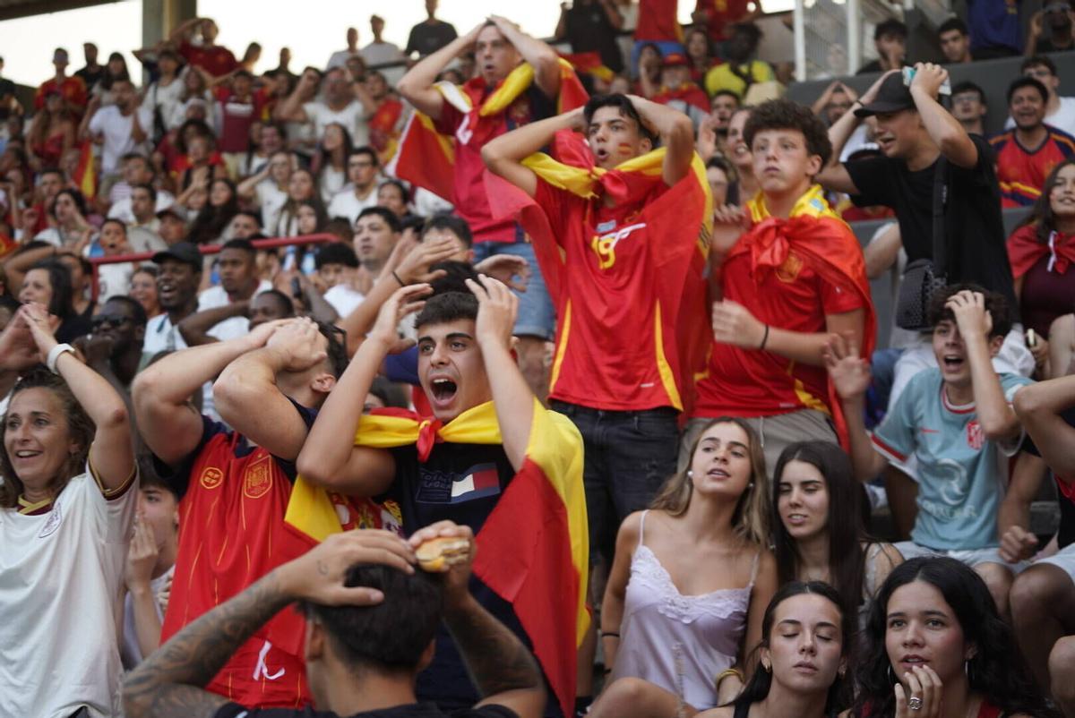 Busca't a les imatges del partit de la final del mundial a l'estadi del Nou Congost