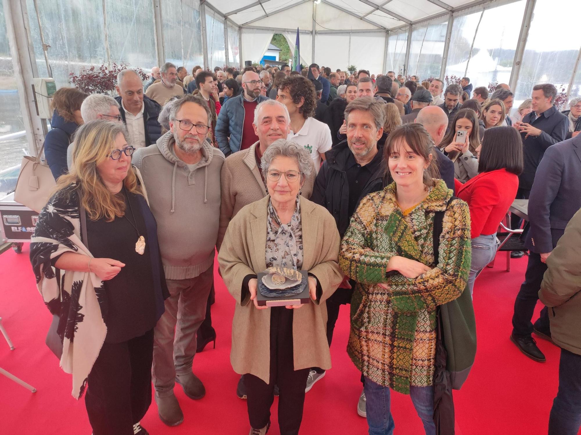 En imágenes: El Festival "Somos la ostra" se abre con un cariñoso reconocimiento a la bióloga Carmen Rodríguez