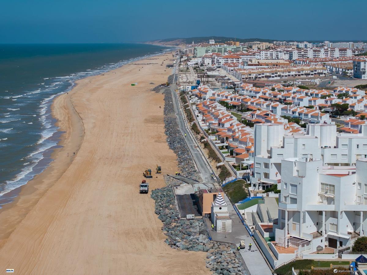 Estado actual del paseo marítimo de Matalascañas.