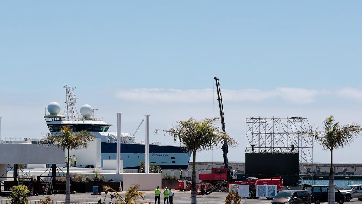 Visita de la tercera comisión del Vaticano al puerto de Santa Cruz de Tenerife