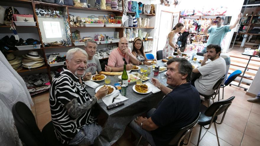 Un momento de la comida celebrada este viernes en casa de Víctor Juan, primer delegado insular de Tiro con Arco.