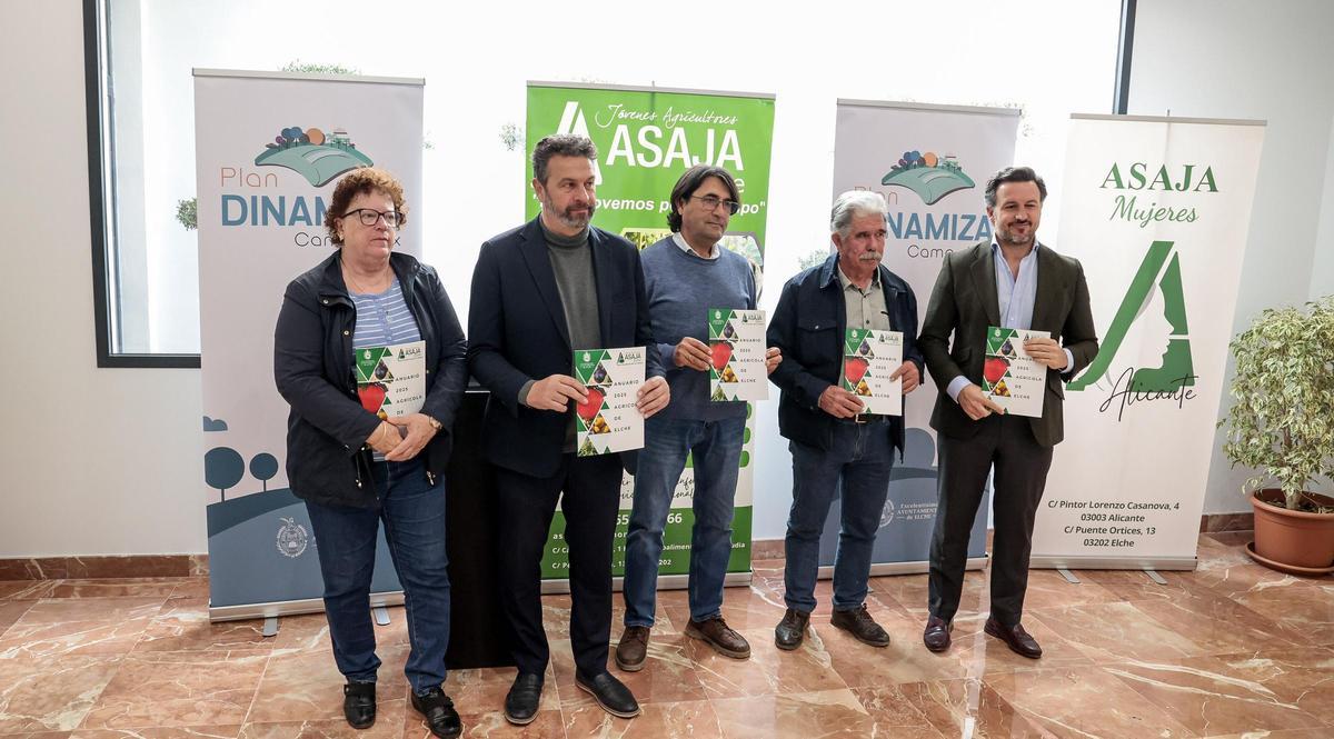 Un momento de la presentación del anuario de Asaja Elche en l'Hort del Gat
