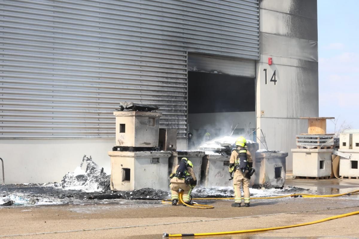 Incendio en una nave de Plaza