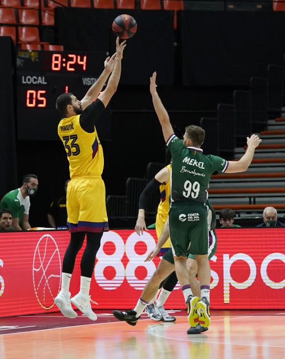 Partido entre el Unicaja y el FC Barcelona en la fase final de la Liga ACB.