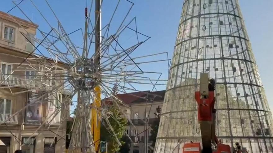 La estrella corona el árbol de Navidad de Vigo, que vuelve a superar los 44 metros