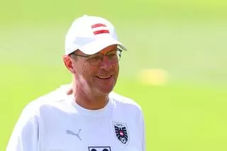 Rangnick se rinde a España