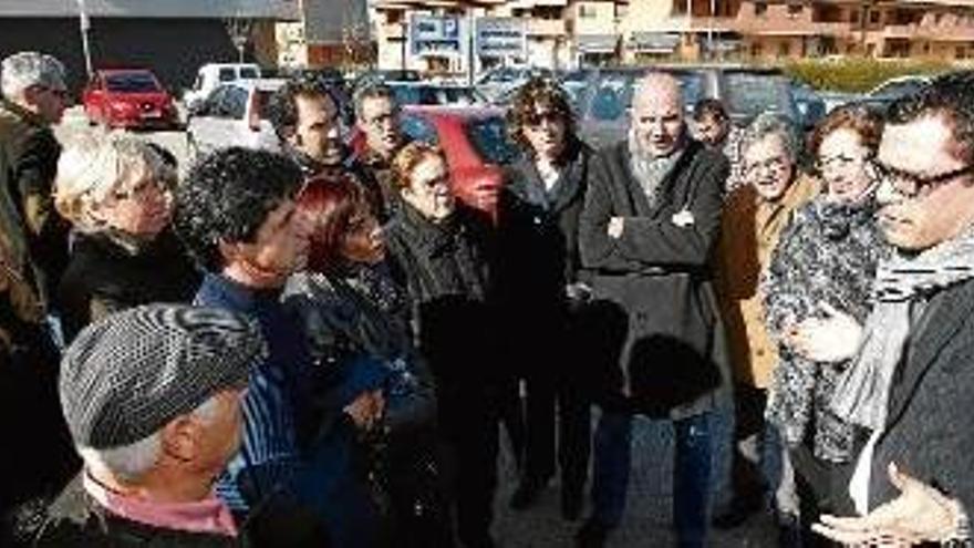 Els representants d&#039;Esquerra, amb Roger Torrent a la dreta, ahir al matí a l&#039;entrada de Bescanó.