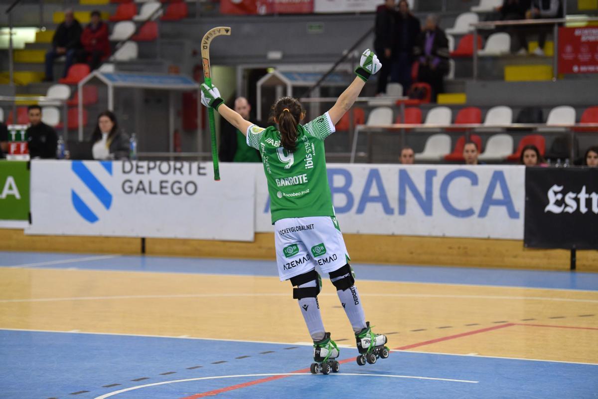 Alba Garrote celebra un gol en el partido contra el Bigues.