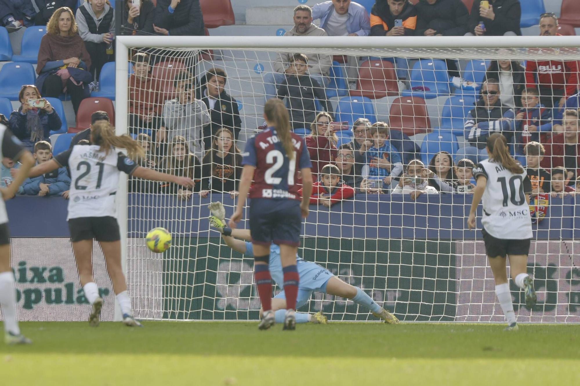 Las mejores fotos del Levante - Valencia de LaLiga F