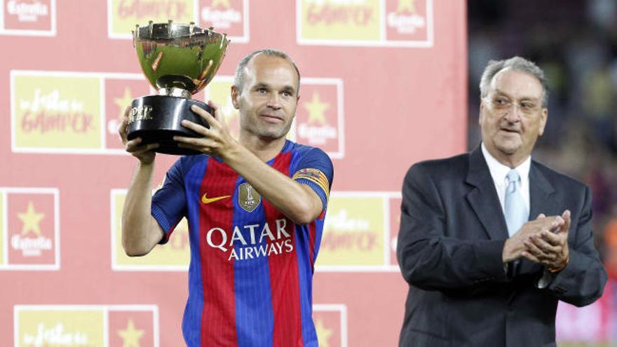 Iniesta niega que haya un acuerdo para renovar con el Barça