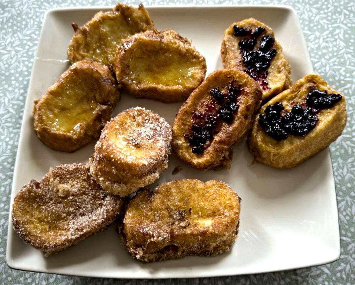 Torrijas en sus tres versiones.