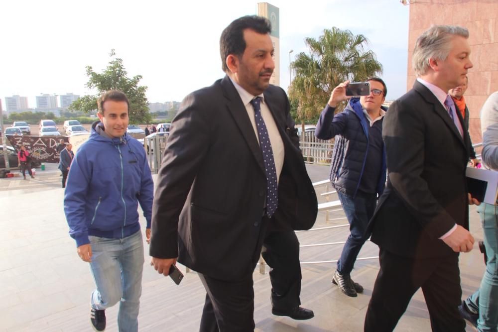 Este jueves se retoma tras dos intentos fallidos el litigio por vía civil para dirimir la propiedad del 49 por ciento de las acciones del presidente del Málaga CF, además del control del club