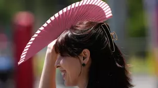 Olas de calor y menopausia: "Si en invierno me pongo a sudar por los sofocos, imagínate ahora"