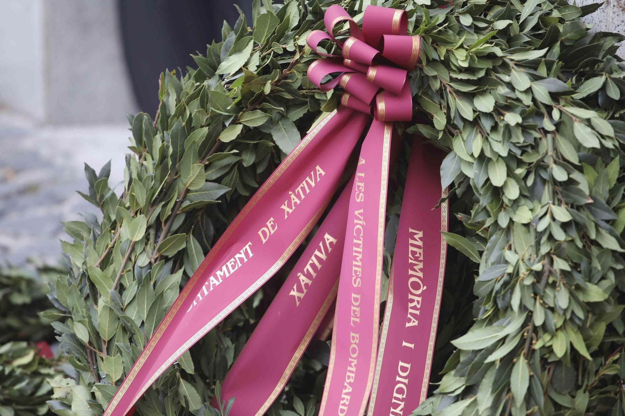 Así fue el homenaje a las víctimas del bombardeo de la estación de Xàtiva en el 85º aniversario del trágico sucesos