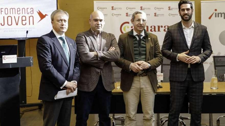 Por la izquierda, Álvaro Alonso, Jesús Martínez Salvador, Pedro López y Rubén Hidalgo, ayer, en la Cámara de Comercio de Gijón.