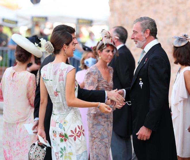 Sofía Palazuelo y Belén Corsini en la boda de Jaime de Brobón-Dos Sicilias y lady Charlotte Lindesay-Bethune