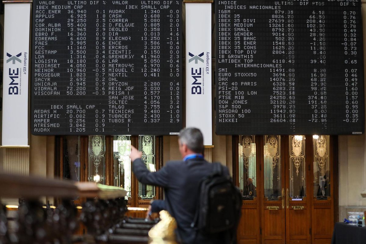 L’Ibex 35 obre pla i continua per sota dels 8.400 punts
