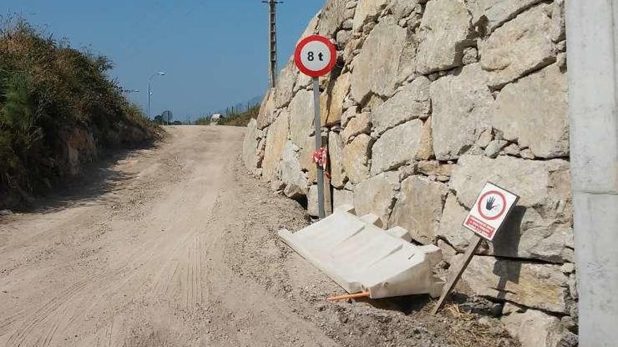 Carretera que une O Moucho con Santa Icía, ayer.