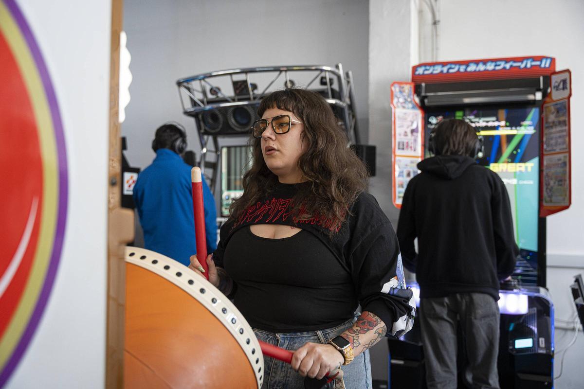 Así es la nueva sede de la asociación ARCADE en Esplugues: con 120 recreativas y medio centenar de pinballs