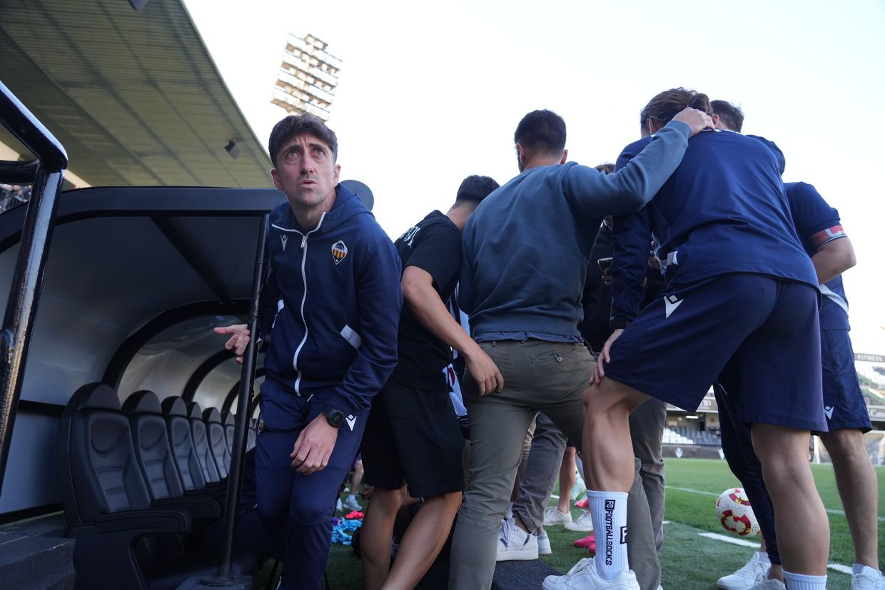 ¡Las mejores imágenes de la celebración del ascenso a Segunda Federación del Castellón B!
