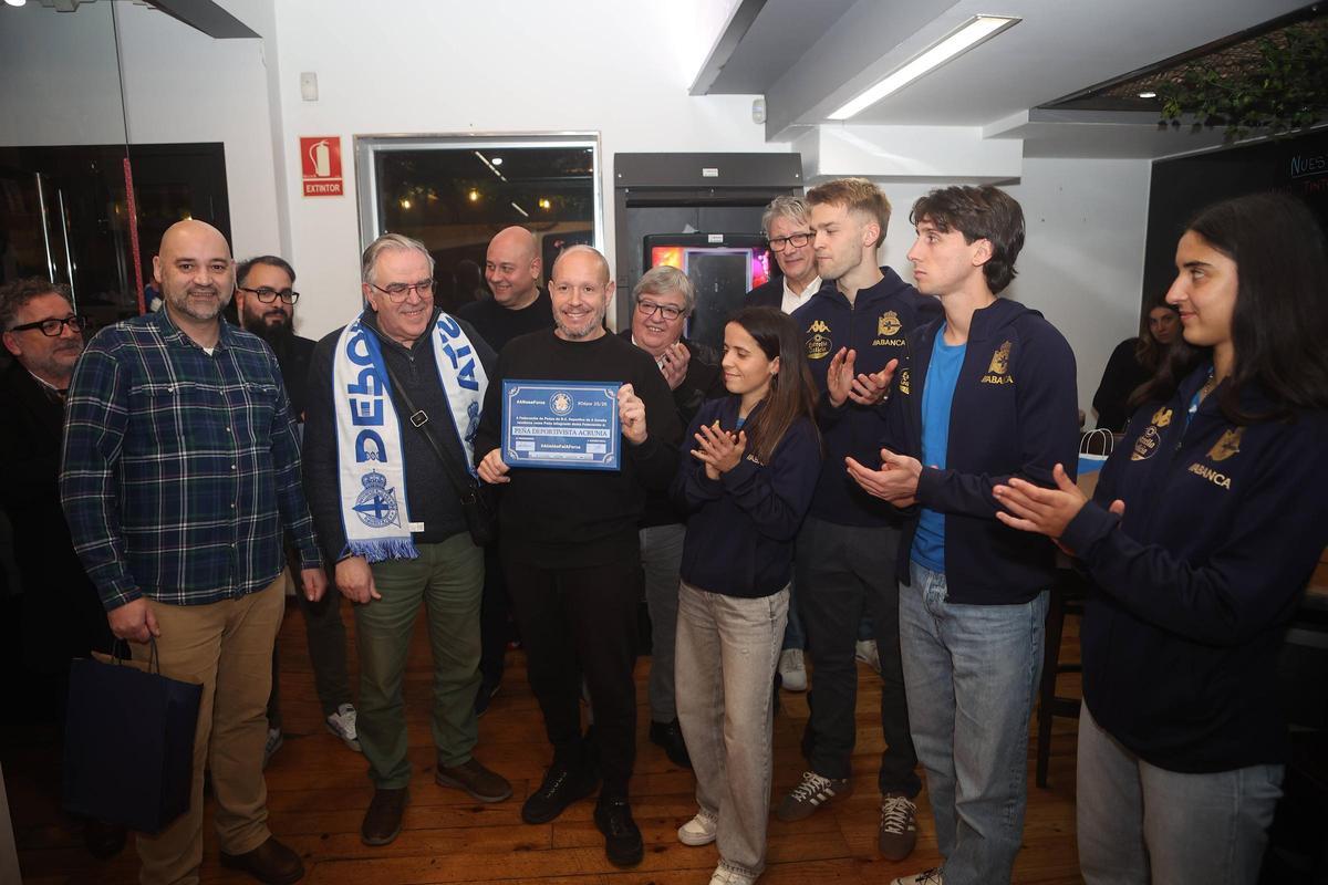 Inaugurada la peña deportivista Acrunia en Vioño