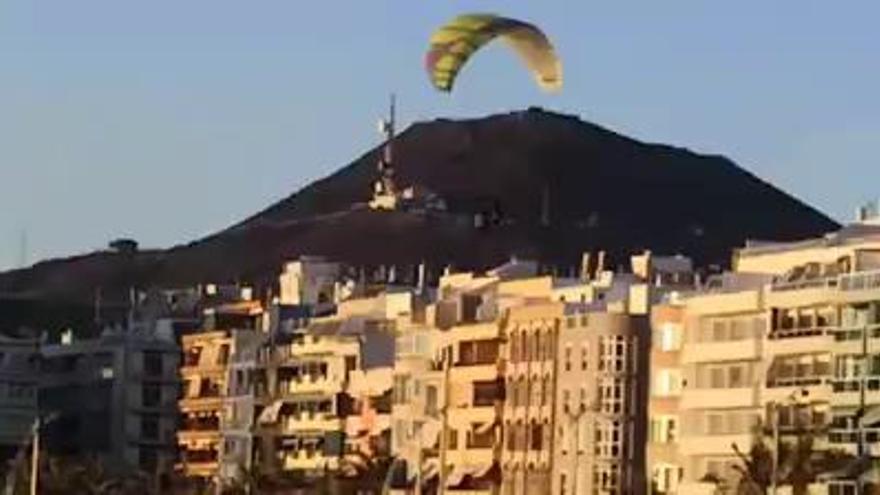 Parapentes en Las Canteras