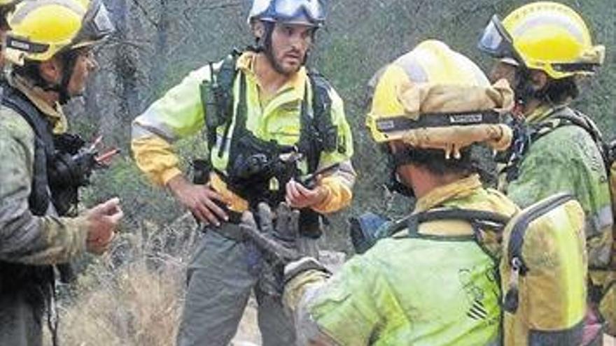 Las elevadas temperaturas mantienen en guardia a los bomberos en la Serra d&#039;Espadà